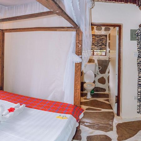 דיאני ביץ' Kijani Cottages In Diani מראה חיצוני תמונה