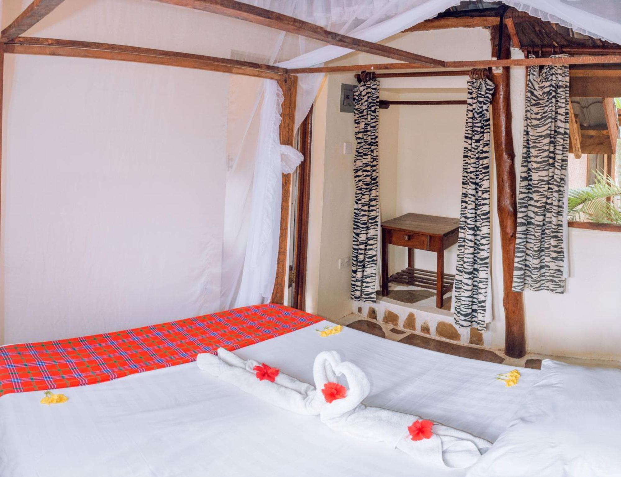 דיאני ביץ' Kijani Cottages In Diani מראה חיצוני תמונה
